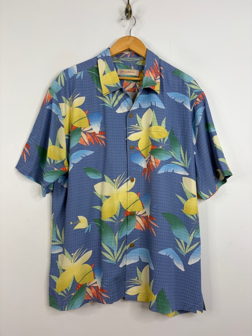 Tommy Bahama Shirt Mens XL Blue Yellow Silk Floral Hawaiian Short Sleeve